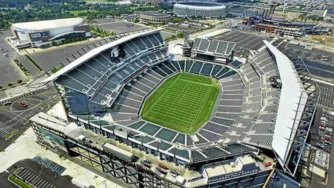 “[图]斯瓦泰克力克拉杜卡努，澳网女单16强席位再换新颜”