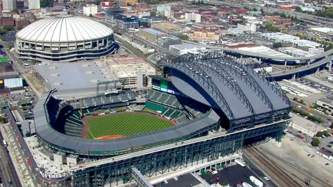 大连英博马莱莱帽子戏法破鲁能泰山防线，传佳音